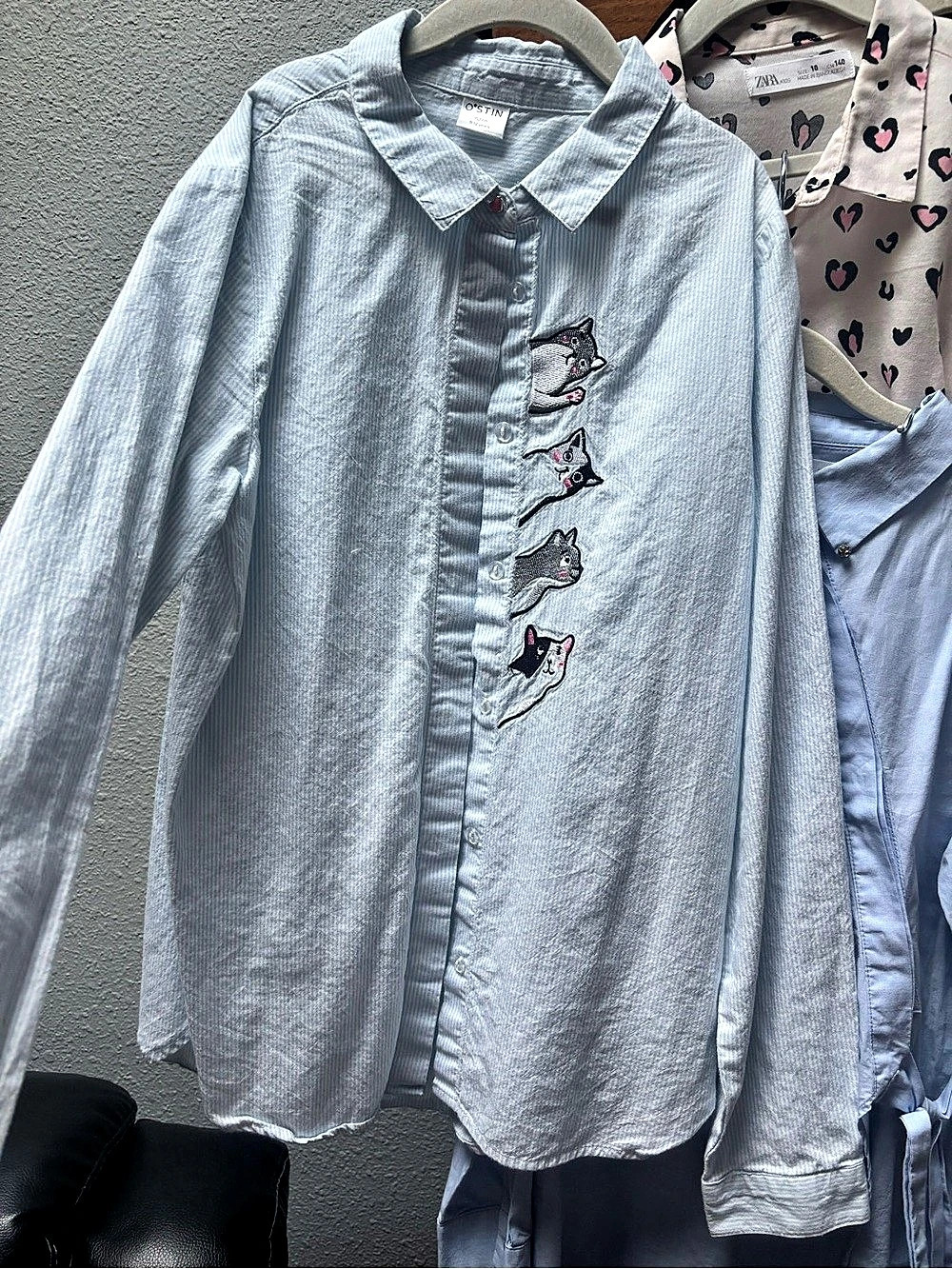 Bundle of 6 Zara and Ostin shirts with cat and heart designs 34Blue & White